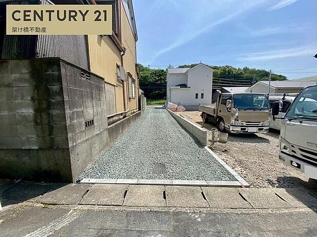 こちらには縦列3台可能