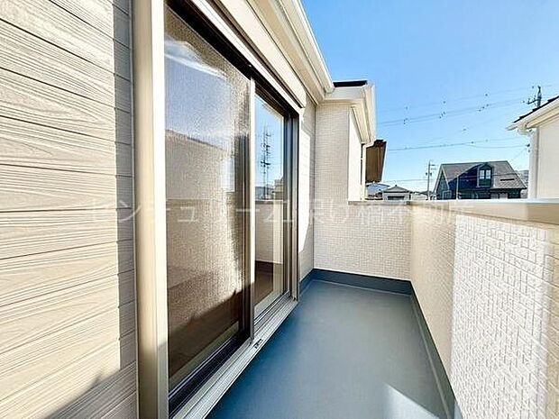 【バルコニー】南向きバルコニーです♪