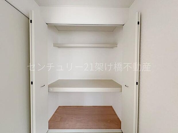 【リビング横和室 4帖】収納リビング収納としてもお使いいただけます。