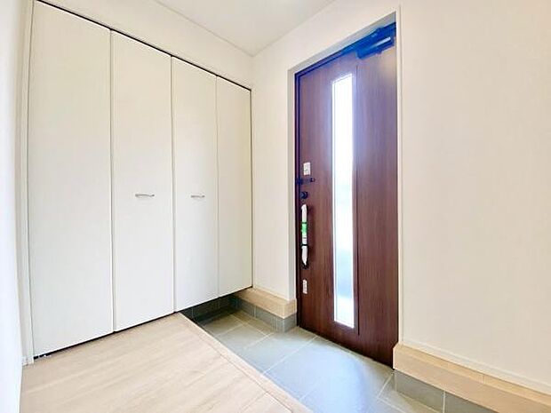 【玄関】トールサイズのシューズボックスでたっぷり収納◎