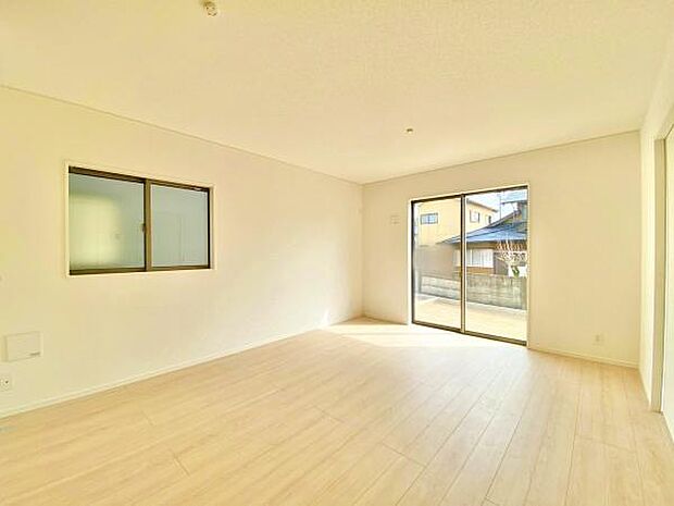 【LDK 約15帖】隣接する洋室を開ければ20.2帖の広々空間に◎