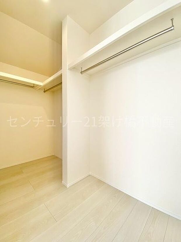 【7.75帖 洋室】ウォークインクローゼット季節物の収納も安心です!