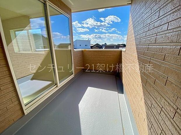 【バルコニー1】バルコニー2つあり!インナーバルコニーで、雨の日のお洗濯も安心♪