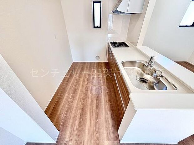 木目調がやさしい印象のシステムキッチンです。