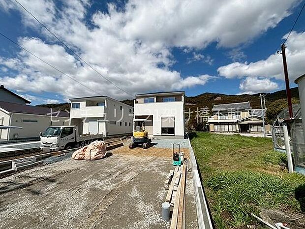 ●駐車たっぷり並列3台可能◎