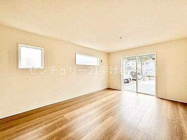 【LDK 16帖】南向き2面採光で明るいリビングです♪