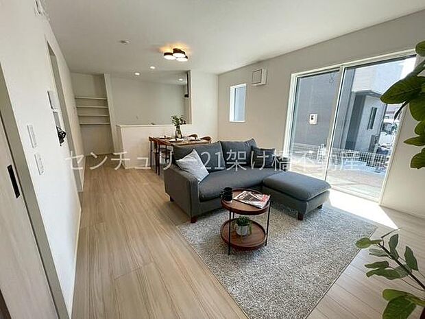 【LDK 16.0帖】南向き2面採光で明るいLDK