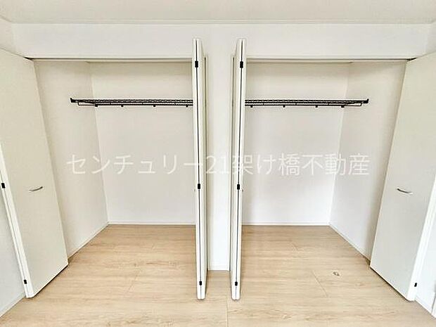 【2F 中央洋室7帖 収納】収納×2付き♪