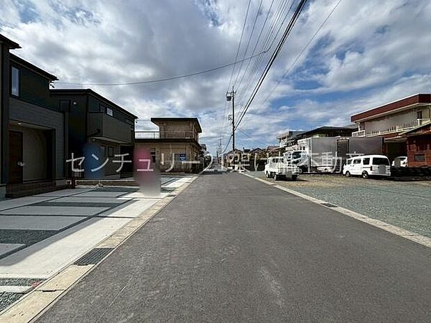 北西側公道約6mあり、駐車も楽々♪