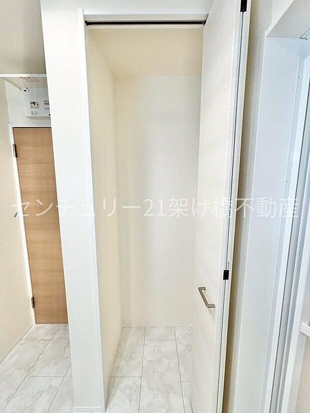 【洗面収納】大容量の収納スペース。日用品のストックや、下着類なども収納可能です◎