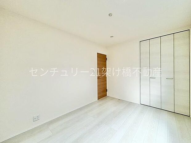 【洋室 6帖】別角度インテリアの映える白い洋室◎