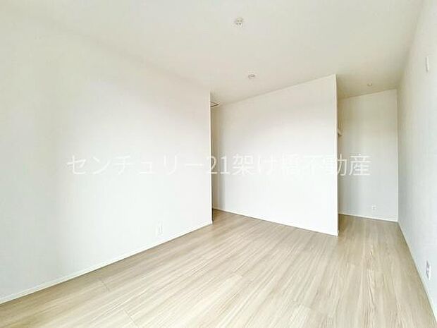 【2階 洋室 6.5帖】別角度全室クローゼット完備◎