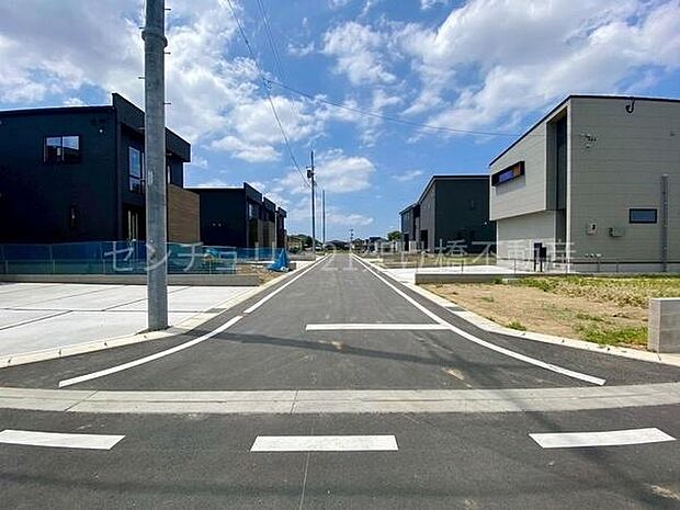 西側公道約6ｍ駐車も楽々♪