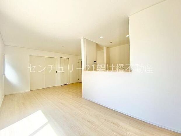 【LDK 16.2帖】隣接する和室をあければ20帖超えの大空間!