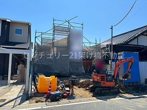 駐車たっぷり並列3台可能！（但し車種による）