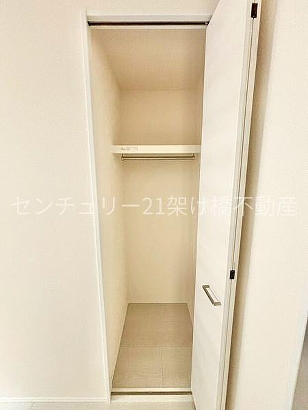 【1階　洋室 5帖】収納