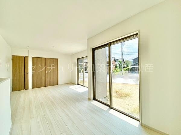 【ＬＤＫ16.166帖】別角度隣接する洋室を開ければ20帖超えの大空間！