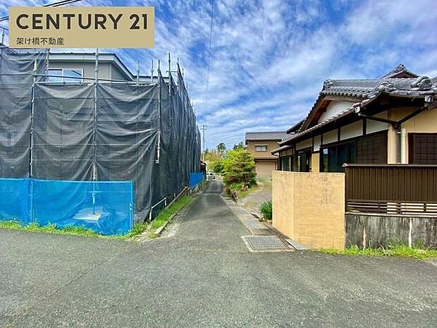 北側法定外道路約3m
