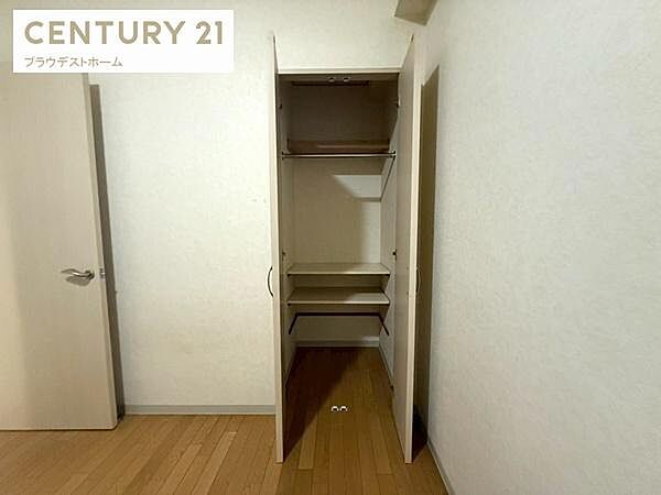 収納スペースをしっかり確保しているため、衣類や生活用品もすっきり整理整頓。お部屋を広く使える、使い勝手の良い住まいです。