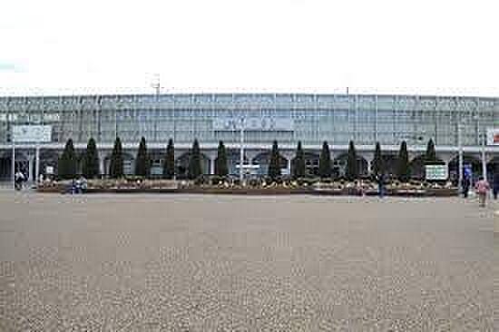 住道駅(JR西日本 片町線)まで2314m、停歩約9分のバス停「御領東」からバス乗車6分♪