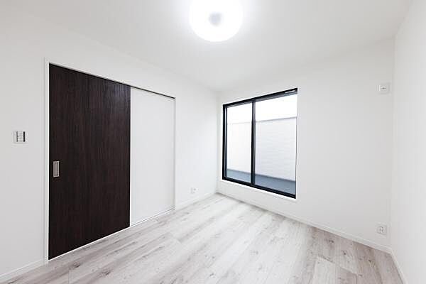 お部屋も明るくゆったりと過ごせます♪建物プラン例　建物価格1850万円、建物面積105m2