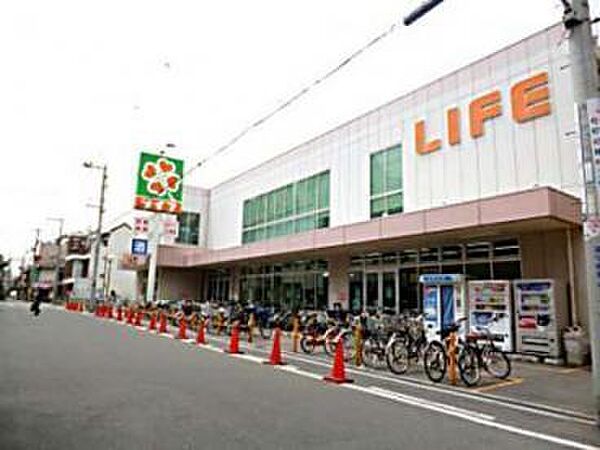 ライフ新深江店まで285m、いつもの暮らしにちょっと“ハッピー”をくれるそんな商品がたくさんそろっています。セルフレジも導入されており買い物が便利