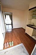 別号室のお写真ですので、現況を優先とさせて頂きます(実際のお部屋をご内覧下さい)