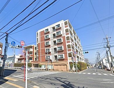 外観：【最上階部分のお部屋】オートロック・宅配設備等のセキュリティ環境も整っています。南東向きバルコニーで陽当たり良好！～ペット飼育可～現況は空室、内見のご希望などお気軽にお問い合わせください。