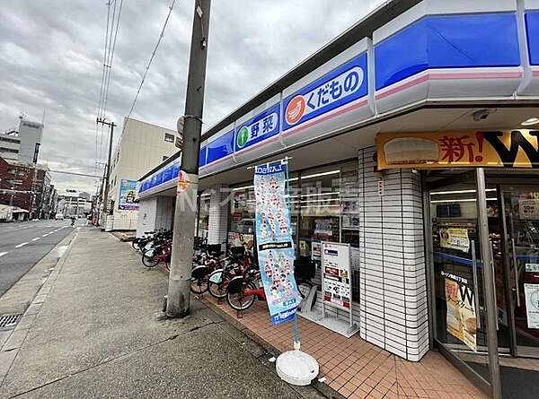 ローソン 鶴橋三丁目店まで611m