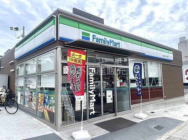 ファミリーマート 勝山南一丁目店まで698m