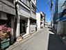 その他：前面道路が広がり車両の通行や荷物の搬入もスムーズに行えます。道路の見通しもよく安心感が感じられる立地です。建物の外観も明るく整った街並みが特徴です。周辺環境も落ち着いており快適な日常が期待できます。