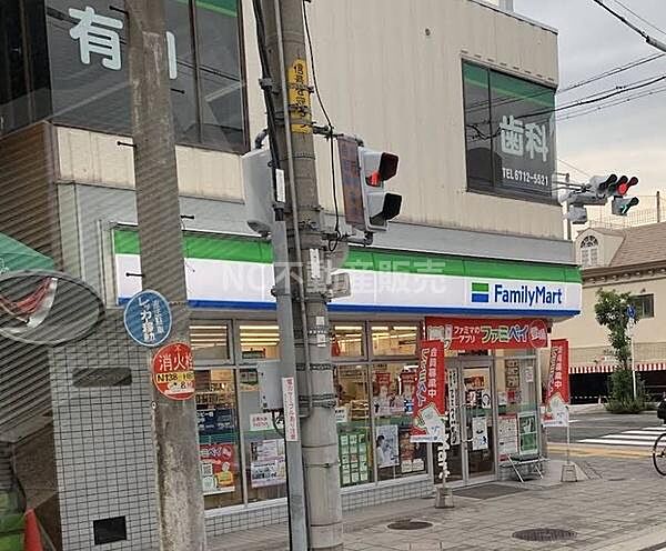 ファミリーマート 勝山北店まで527m