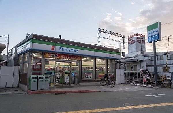 ファミリーマート近鉄河内天美駅前店まで526m