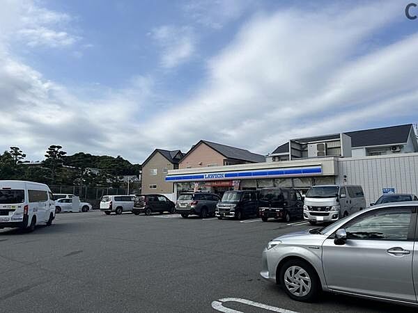 ローソン福岡松崎三丁目店まで818m、ローソン福岡松崎三丁目店
