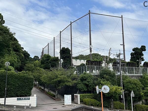 福岡市立松崎中学校まで965m、福岡市立松崎中学校