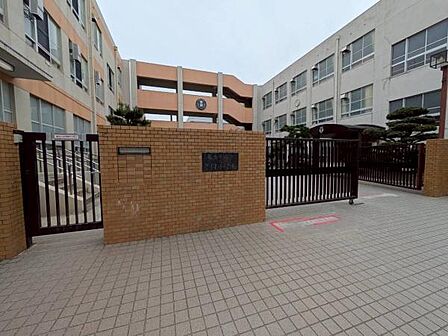 名古屋市立豊岡小学校まで617m