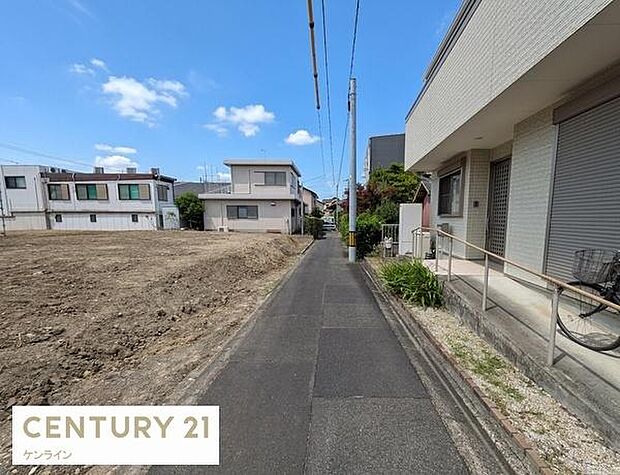 北側前面道路約4.0mお問い合わせはセンチュリー21ケンラインまで。ご見学予約受付中 TEL0120-111-231 ご案内もお任せください!