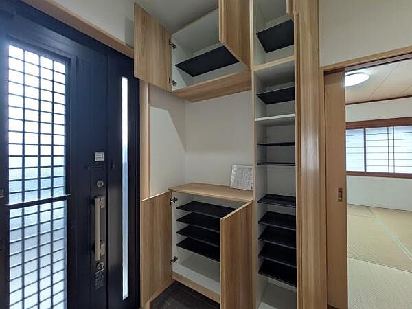玄関を拡大表示
