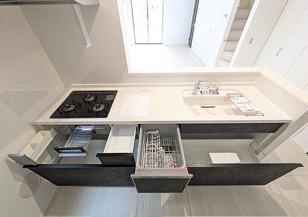 大型スライド収納付、片付けやすいキッチン