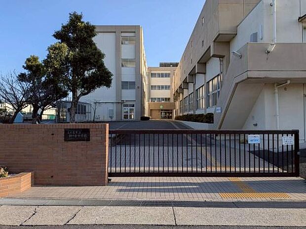 名古屋市立神の倉中学校まで1078m