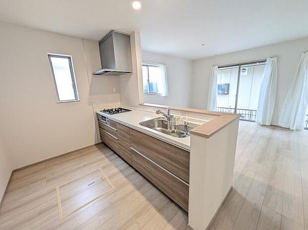 キッチンワークしながら大切な家族との会話を楽しむ。家族のコミュニケーションが生まれるキッチンです。