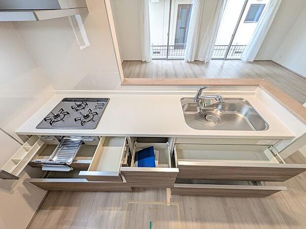 大型スライド収納付、片付けやすいキッチン