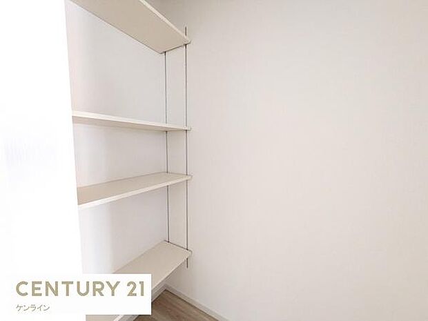 パントリーで収納充実