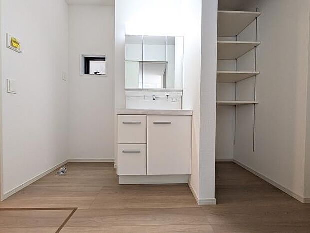 収納力と機能性に優れた使いやすい洗面室