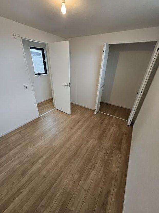 明るい陽射しが射し込む心地良い空間です♪