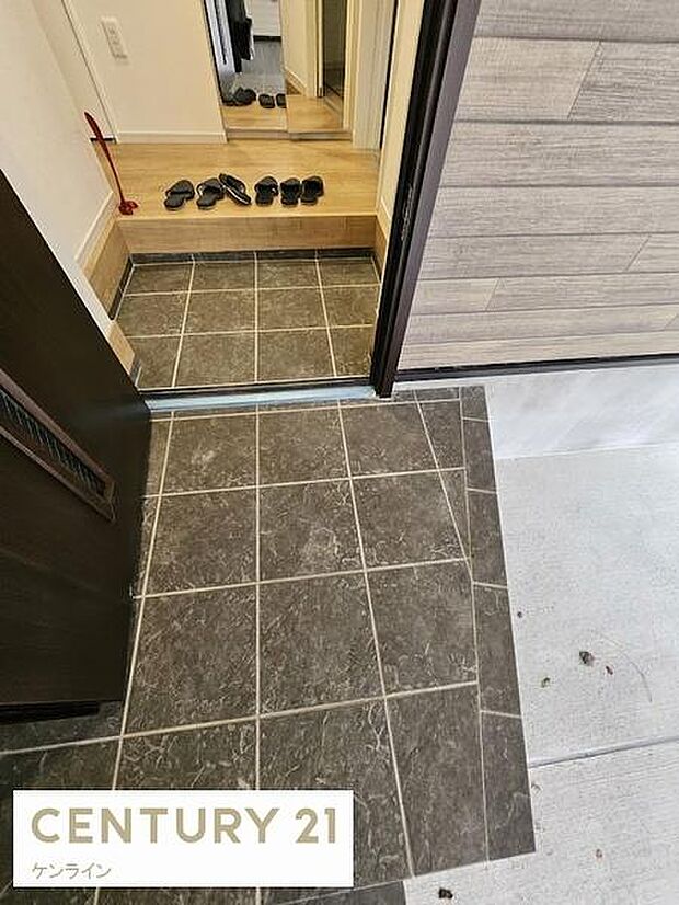 ご家族全員の靴もすっきり収納できます。