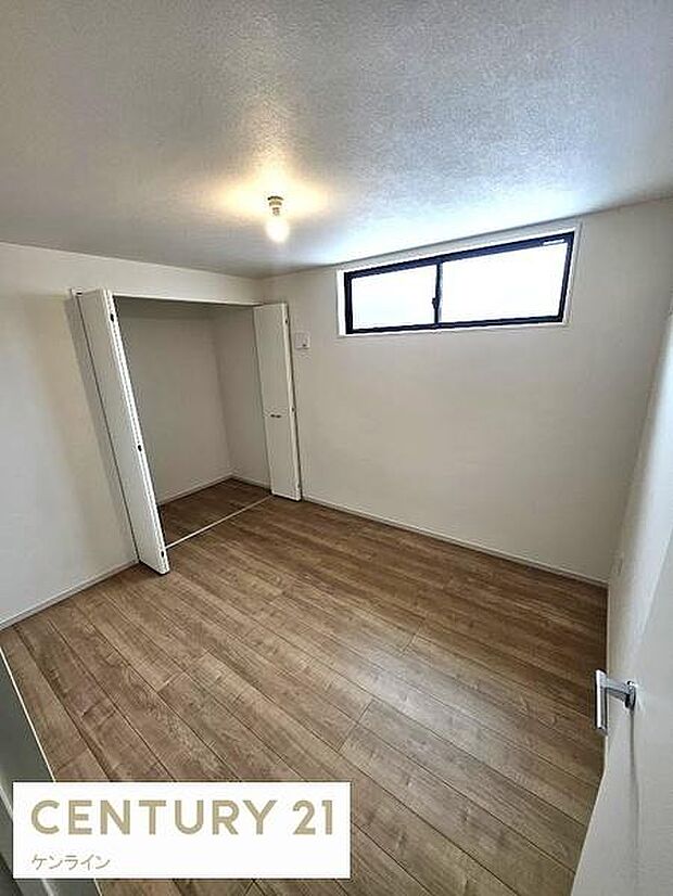 明るい陽射しが射し込む心地良い空間です♪