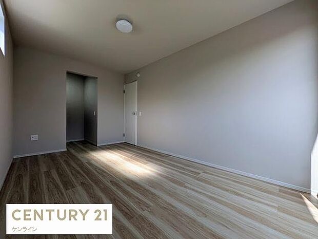 ウォークインクローゼットありの主寝室♪