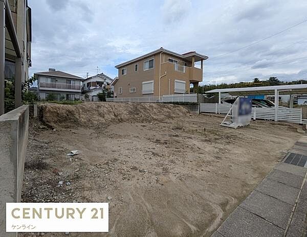 弊社では建築部門も併設しております。物件購入からオプション工事・リフォームまで窓口を一本化することで、ご要望の共有がスムーズになり、資金計画やお引渡し後の工事相談まで安心してお任せいただけます。