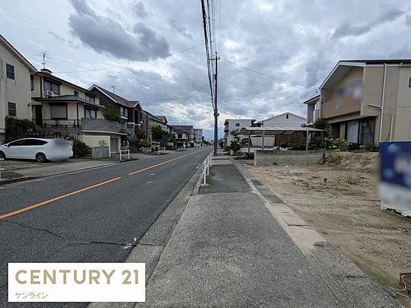 南側11.9ｍ公道で陽当り良好歩道と車道が分離されており、安全性に配慮された住環境です。